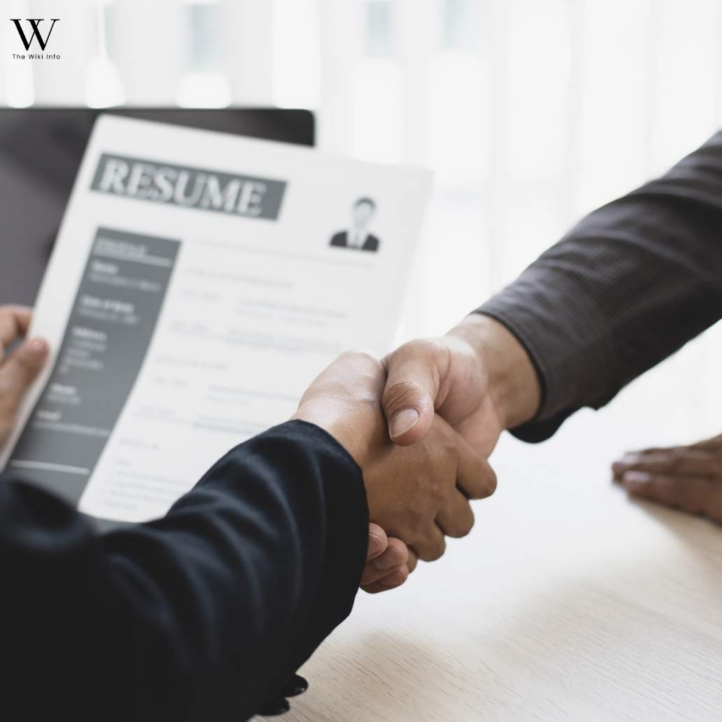 Resume Builder Pricing, Privacy, Exports, and Application Workflow